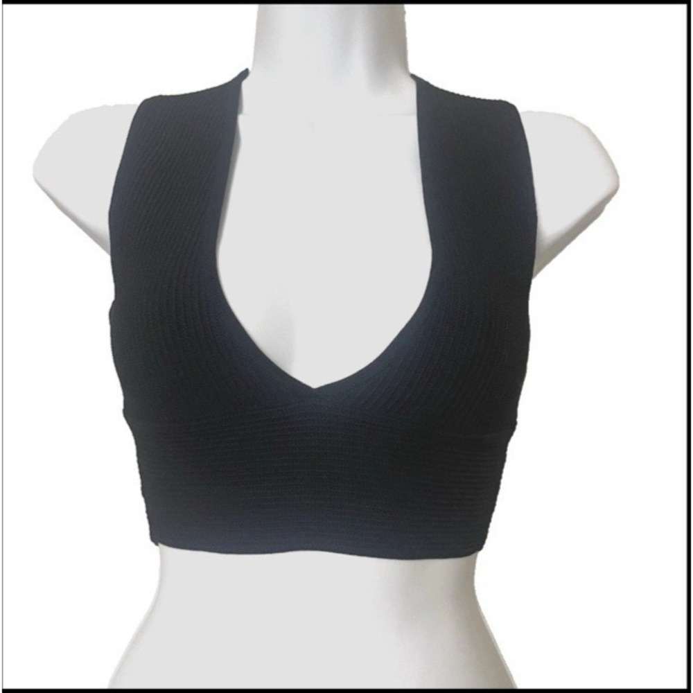 Babaton Aritzia sculpt ribbed knit v neck cropped tank top black size 2XS (XXS)